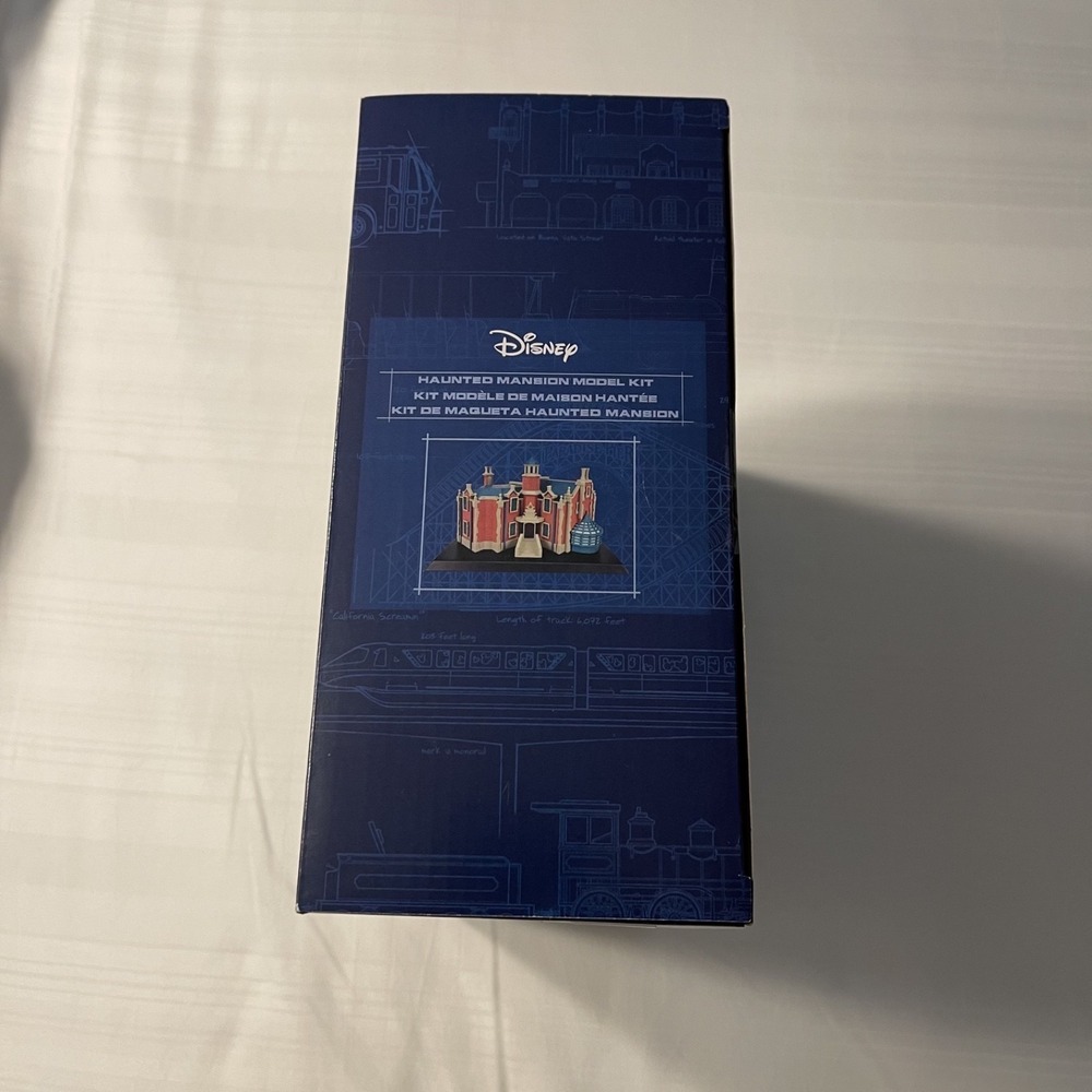 Walt Disney World Haunted Mansion Model Kit Build & Display w/ 151 Pieces NEW - Picture 6 of 6